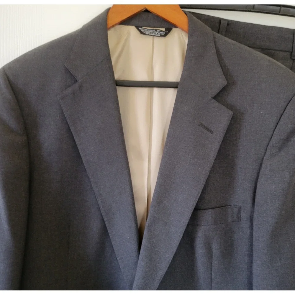 Racquet Club Mens 2 Piece Suit Charcoal Gray 42 Blazer 38x32 Pants KG Mens Store